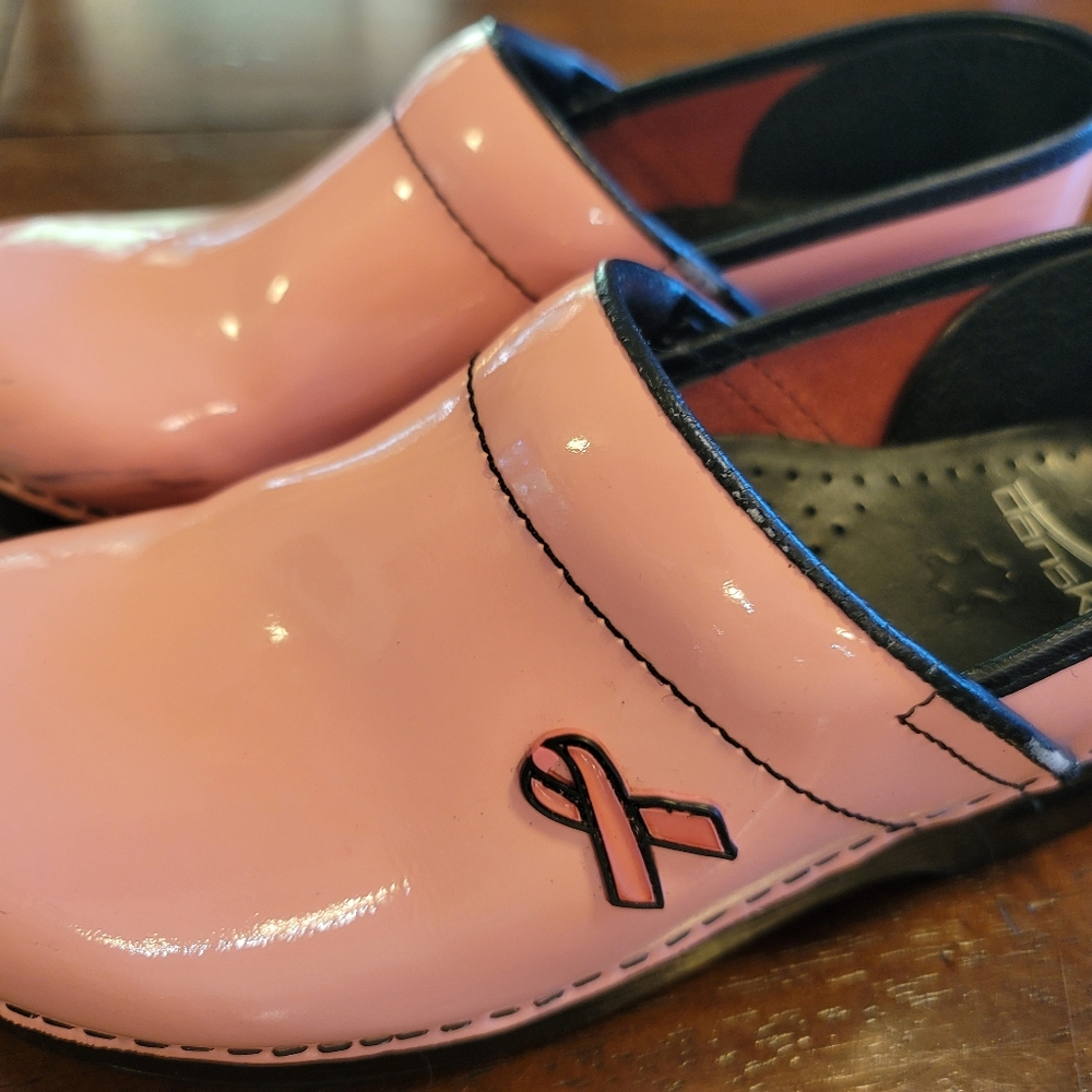 Breast Cancer Awareness Danskos